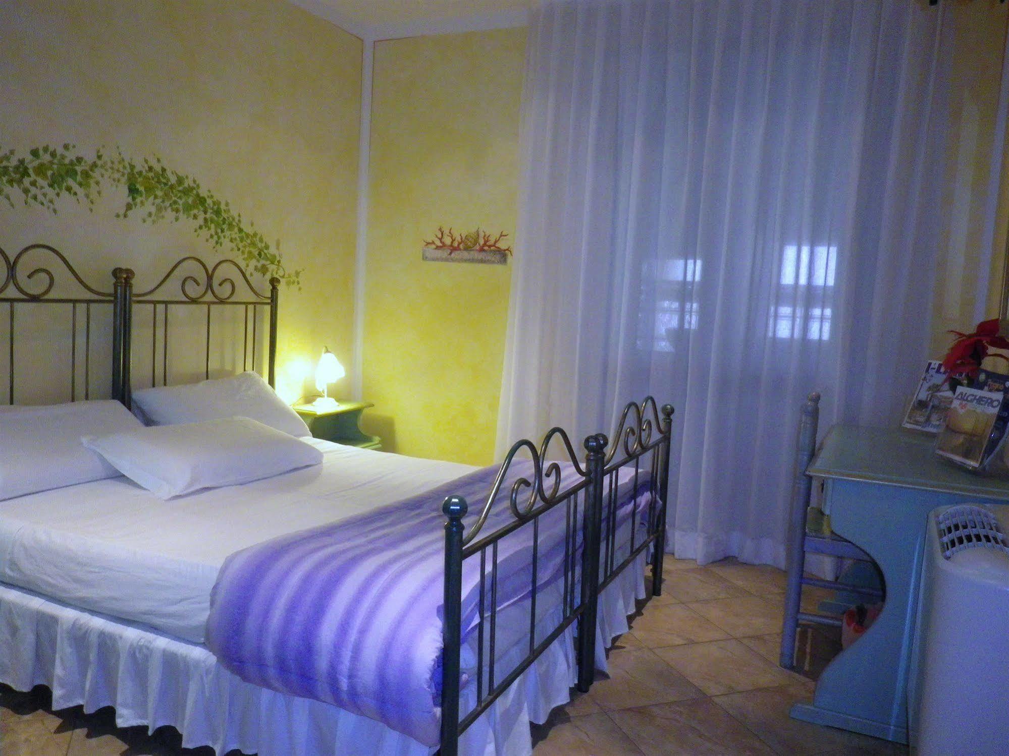 אלגהרו Elisart Guest House מראה חיצוני תמונה
