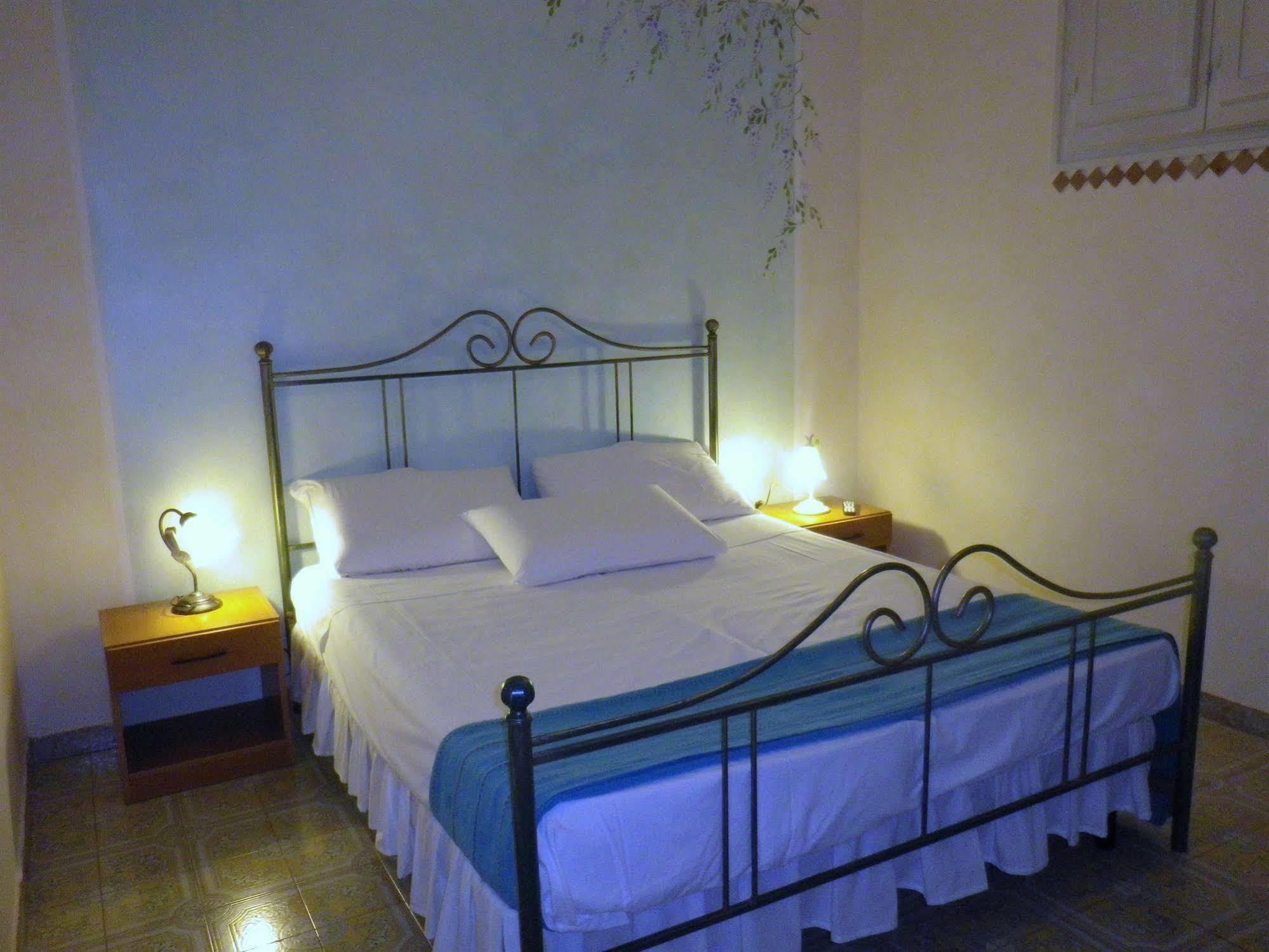 אלגהרו Elisart Guest House מראה חיצוני תמונה